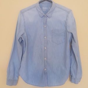 Gap Women's Chambray Button Down